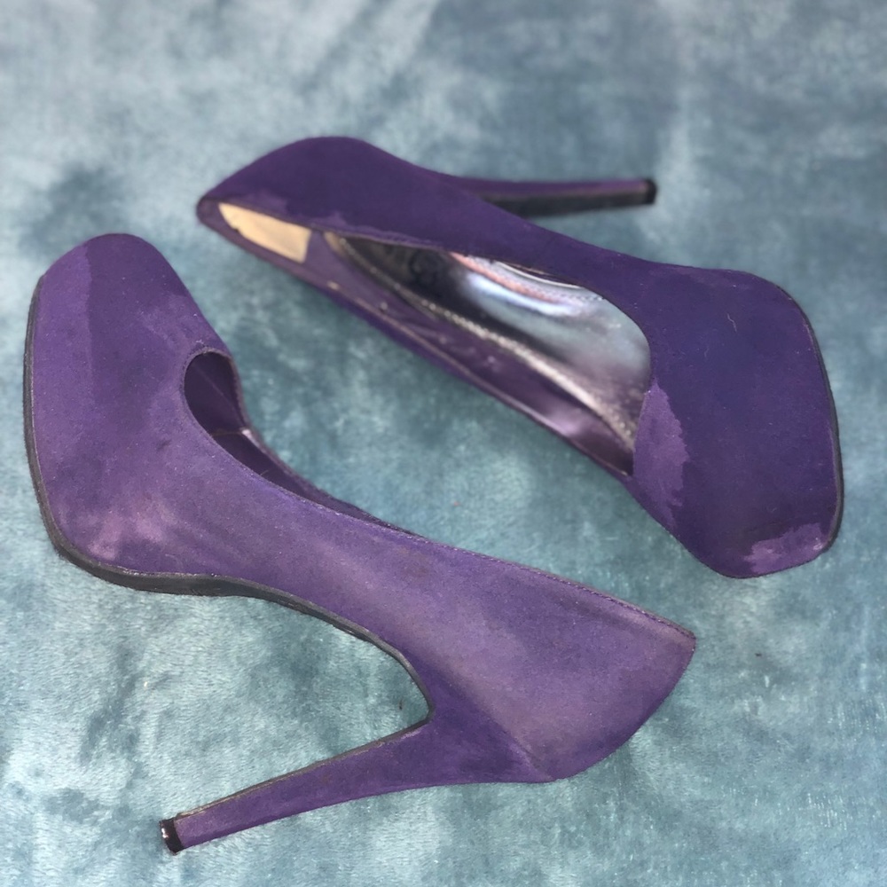 Shoes - Picture 2 of 3